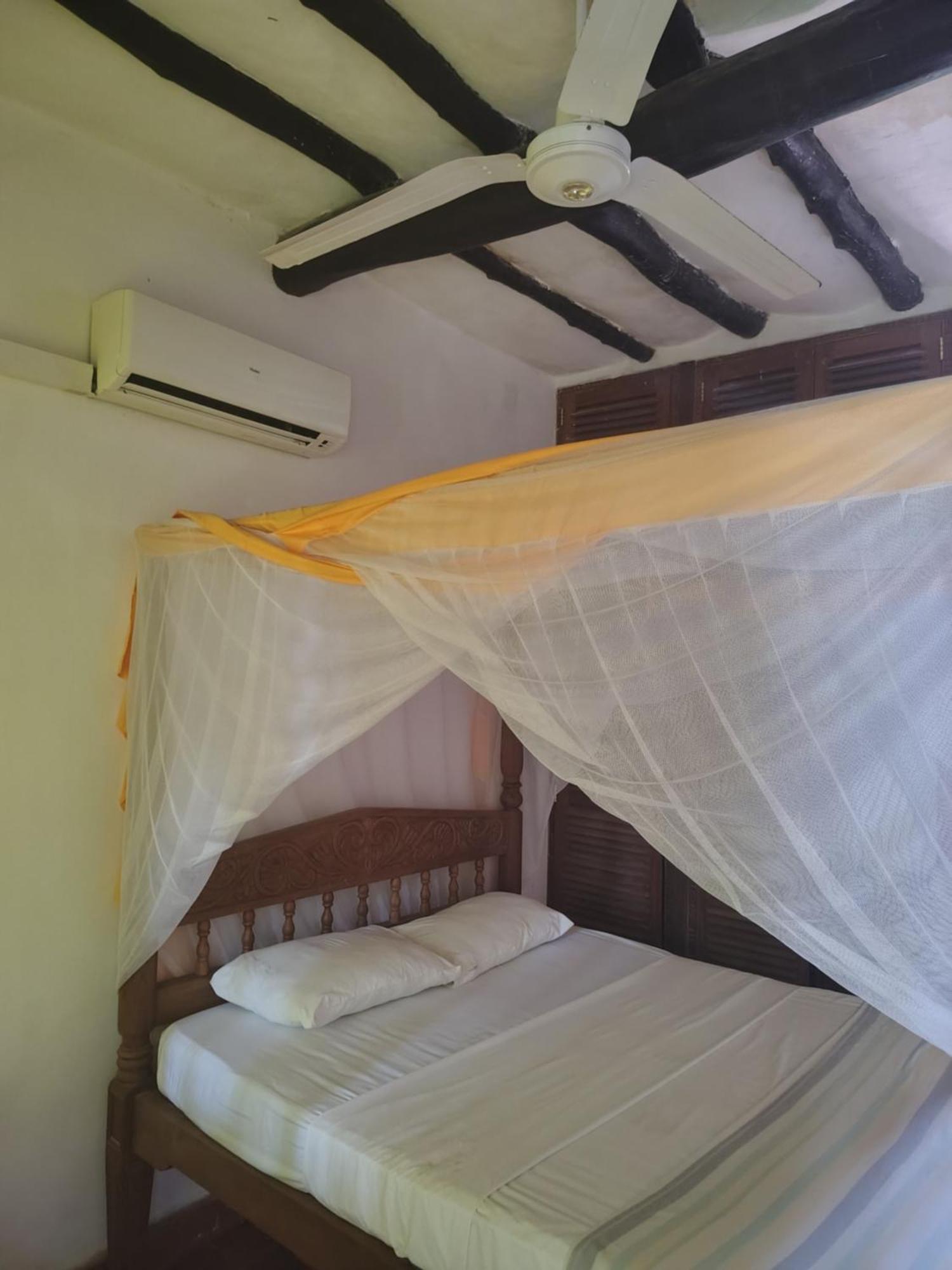 Mangro Hotel Diani Beach Esterno foto