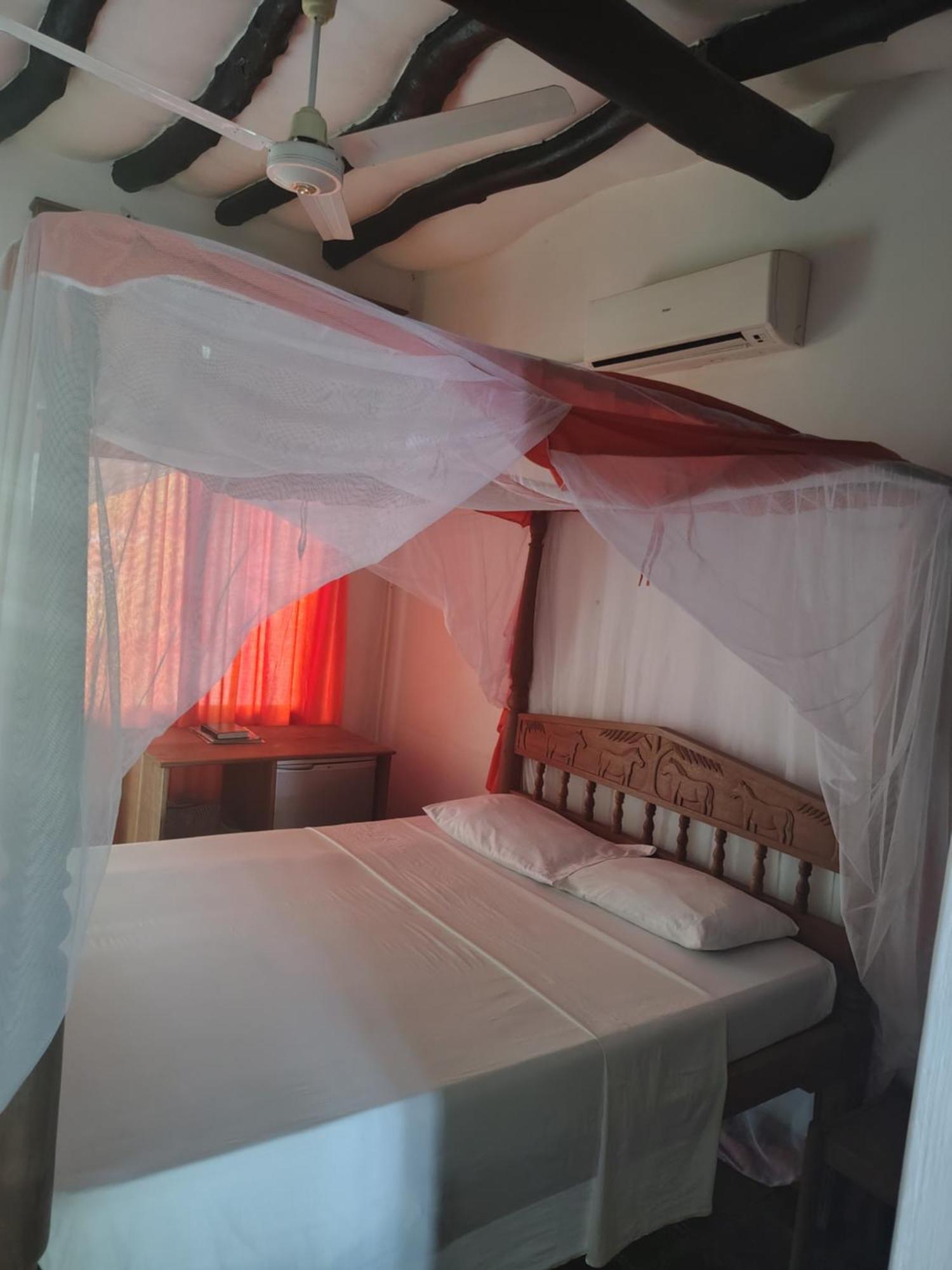 Mangro Hotel Diani Beach Esterno foto