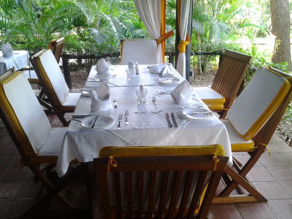 Mangro Hotel Diani Beach Esterno foto